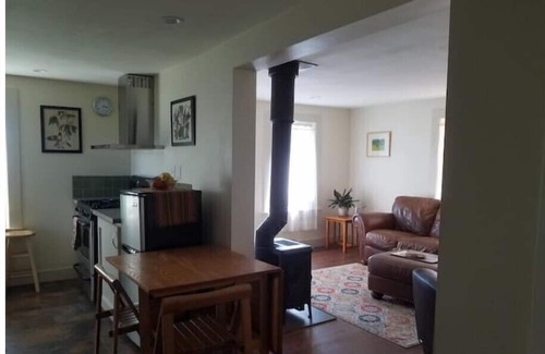 La Grande Cottage | 2-bedroom cottage 10 minutes from downtown La Grande in a quiet rural setting.