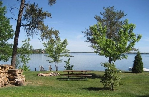 New Lisbon Cottage | 2-bedroom Cottage on the water with your own private dock on Castle Rock Lake.