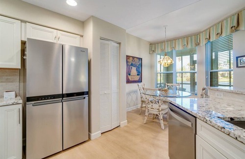 Tropical Cove House | 2 bedroom + den/2 bathroom attached town home at Lexington Country Club