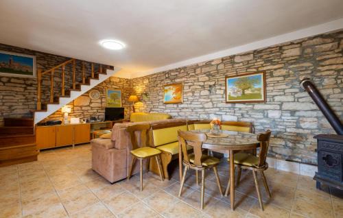 Kaldanija House | 2 Bedroom Gorgeous Home In Buje