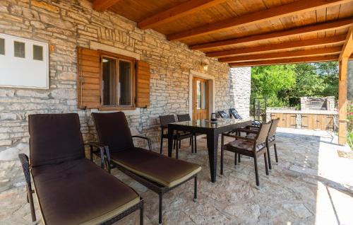 Kaldanija House | 2 Bedroom Gorgeous Home In Buje