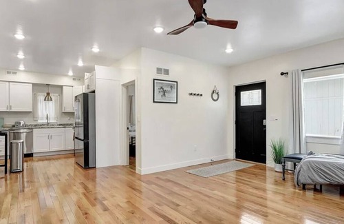 Russian Jack Park House | 2-bedroom house with WiFi in East Anchorage