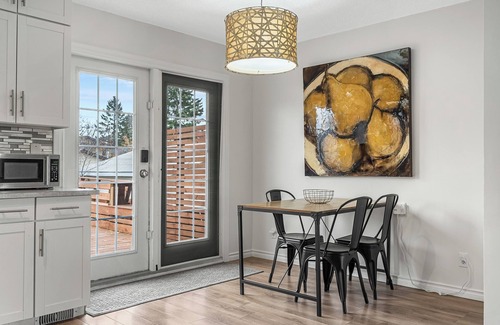 Cedarbrae House | 2 Bedroom/King Suite/Large Yard/Near Spruce Meadows