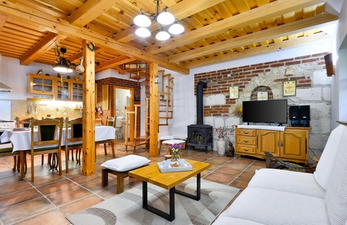 Jalzabet House | 2 bedroom stunning home in Jalzabet