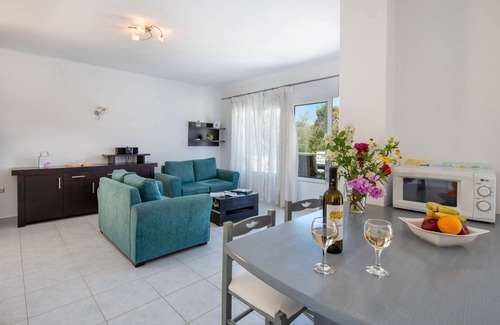 Longos Villa | 2 Bedroom Villa, Private Pool, 100m to Beach, Loggos