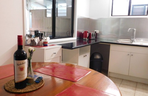 Rosemount Cottage | 2 bedrooms, Fenced Yard for Dog, Gas BBQ, Firepit for marshmallow nights!