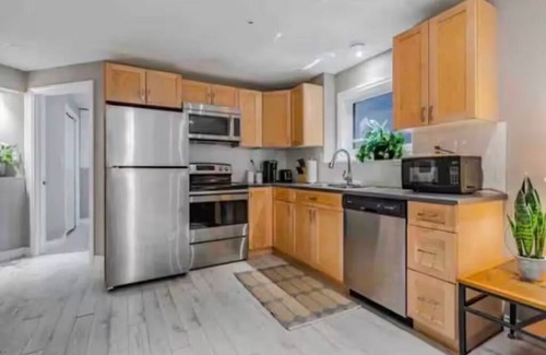 Saskatoon House | 2 Bedrooms | Near YXE Airport | Safe Quiet Area