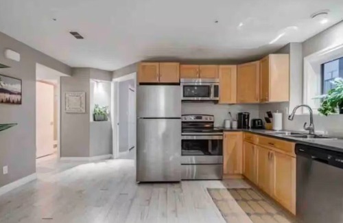 Saskatoon House | 2 Bedrooms | Near YXE Airport | Safe Quiet Area