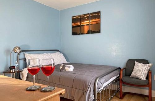 Waukegan Apartment | 2 BR Apt near Great Lakes Naval Base and 6 Flags