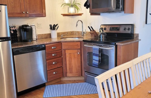 Beverly Apartment | 2 BR Harborfront Apartment at Independence Park & Beach