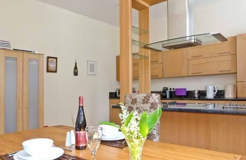 Cark Apartment | 2 CARK HOUSE, luxury holiday cottage in Cark In Cartmel