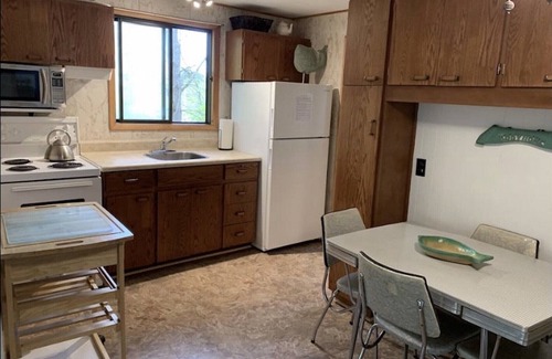 Bracebridge Cottage | 2 Cozy Cottages on Bowyers Beach Road