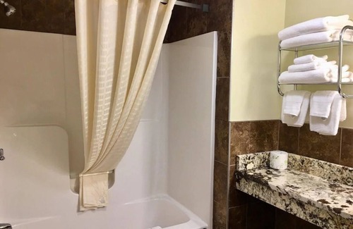 Sturbridge Hotel | 2 Double Beds Room, Scottish Inns Sturbridge, Free Parking, Near Attractions