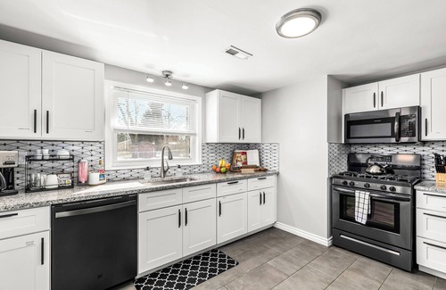 Shelby Township House | 2 Family Duplex Home | Shelby Township | Sleeps 10+