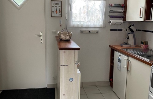 Saint-Pair-sur-Mer House | 2* gite for 4 people in a 5ha private park, 400m from Jullouville beach