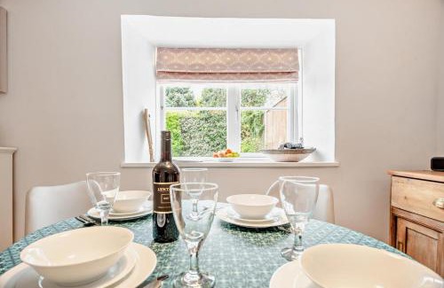 Weybourne House | 2 Hammond Square