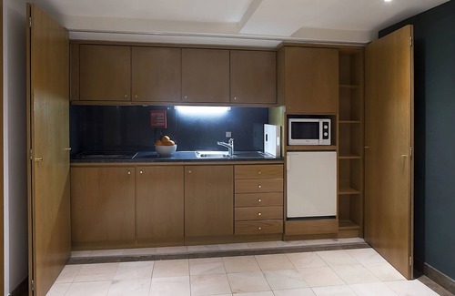 Santo Antonio Hotel | 2 Homely Units at Altis Suites – Close to Avenida da Liberdade! Pets Allowed!