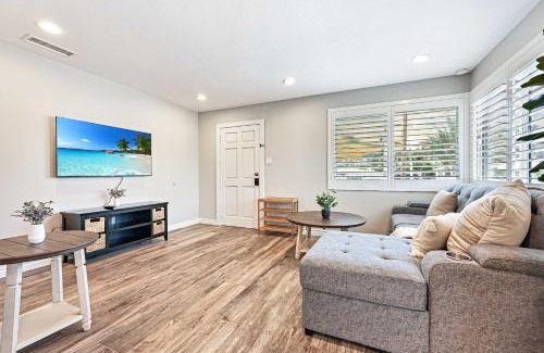 Linda Vista House | 2 Homes in 1 Sleeps 18 10 Min to Zoo and Beach