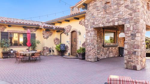 Temecula House | 2 Homes in Bella Vista Rd by AvantStay Sleeps 8 Vineyard Views Patios Fireplace in Temecula Wine Trail