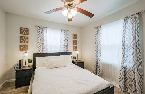 Shady Acres House | 2 Homes In Houston Heights 65 Rooms Sleeps 16