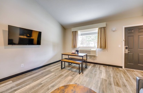 Port Huron Apartment | 2 Mi to Downtown Port Huron: Sleek Studio Apt
