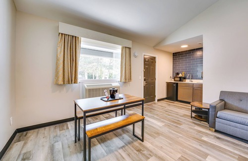 Port Huron Apartment | 2 Mi to Downtown Port Huron: Sleek Studio Apt