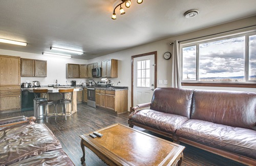 Buffalo Apartment | 2 Mi to Dtwn Buffalo: Mtn-View Retreat w/Patio!