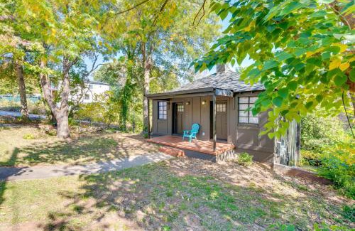 Edgewood Apartment | 2 Mi to East Atlanta Village Cozy Studio with Porch