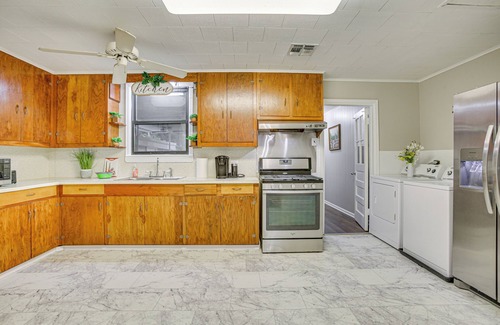 Thibodaux Cottage | 2 Mi to Nicholls State University: Home w/Yard