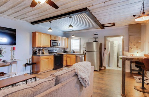 Greenwood Apartment | 2 Mi to Self Regional MC: Updated Apartment