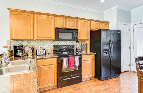 College Station House | 2 Mi to Texas AandM Unit with Pool and Hot Tub Access