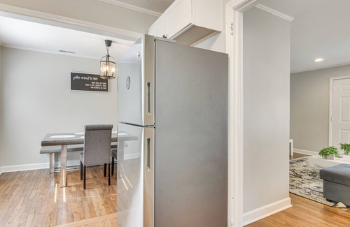 Biddleville Cottage | < 2 Mi to Uptown Charlotte: Home w/Large Yard!