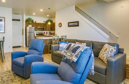 Providence House | 2 Mi to Zootah Providence Townhome with Fireplaces