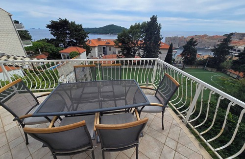 Ploce Apartment | 2 minutes distance to the old town with beautiful view from spacious terrace!