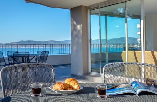 Saint-Raphael Apartment | 2 Pièces avec Balcon et Terrasse - Plage à 50m - Clim, WiFi, Parking - FR-1-466A-17