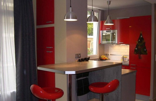 Quartier des Grandes-Carrieres Apartment | 2 pièces entre Montmartre et Batignolles . Wifi. Parking en option