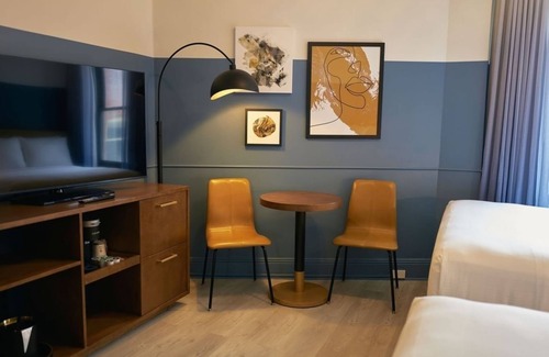 Theater District Hotel | 2 Relax in a Cozy Room Near Grace Cathedral & San Francisco Attractions