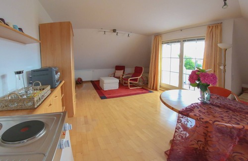 Fuchshain Apartment | 2 room ap.-quiet-near Leipzig-balcony: unobstructed view of greenery-daylight bath with whirlpool