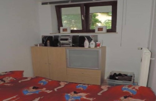 Moosach House | 2 room apartment in Munich Temporary living 2 room apartment with loggia and garden