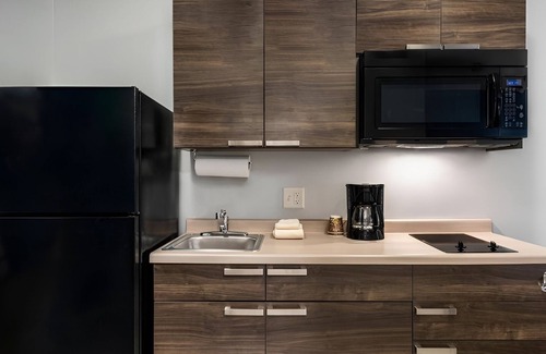 Dahlgren Hotel | 2 Rooms with Full Kitchen Near Machodoc Creek Marina and Caledon State Park