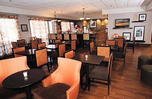 Taos Hotel | 2-Star Hotel ∙ Hampton Inn Taos