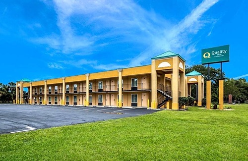 White Springs Hotel | 2-Star Hotel ∙ Quality Inn White Springs Suwanee