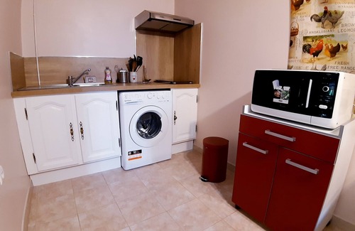 Sarlat-la-Caneda Cottage | 2 steps from the historic center, pleasant, quiet gite with beautiful saltwater swimming pool