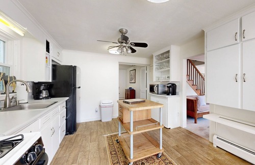 Proctorsville House | 2-Story riverfront home + studio with washer/dryer, river views, & free WiFi