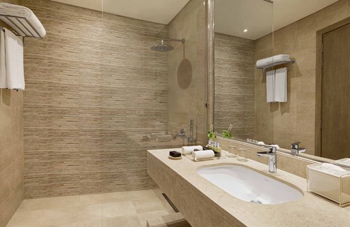 El Quseir Hotel | 2 Swim-Up Rooms in Tranquil Adults-Only Setting + Spa & Private Beach