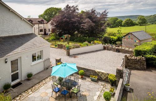 Pontardawe House | 2 Tan Yr Eglwys