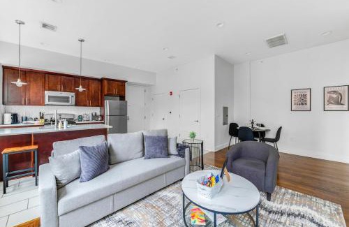 Central Business District Apartment | 20 MIN to Manhattan! 2BR Luxurious Comfy & Spotless