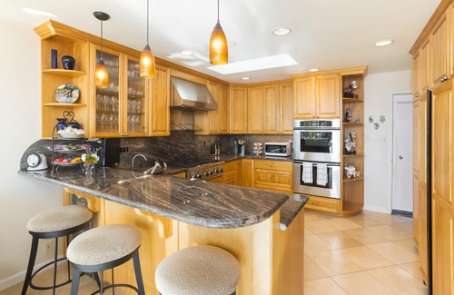 San Rafael House | 20 Mins to SF or 20 mins to 1st wine tasting. ALL 23 RATINGS ARE 5 STARS