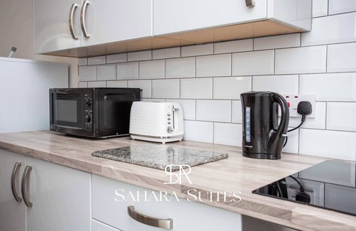 Blyth House | 20% OFF | Elegant 3BR in Blyth | Work & Family