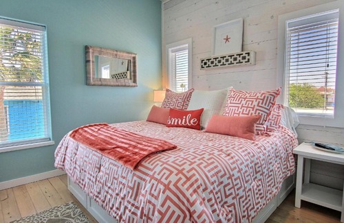 Sand Point House | 2008SP - No Agenda Hacienda